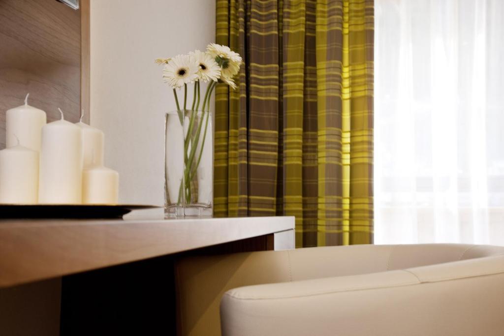 Hotel Garni Mirabell Ишгъл Екстериор снимка