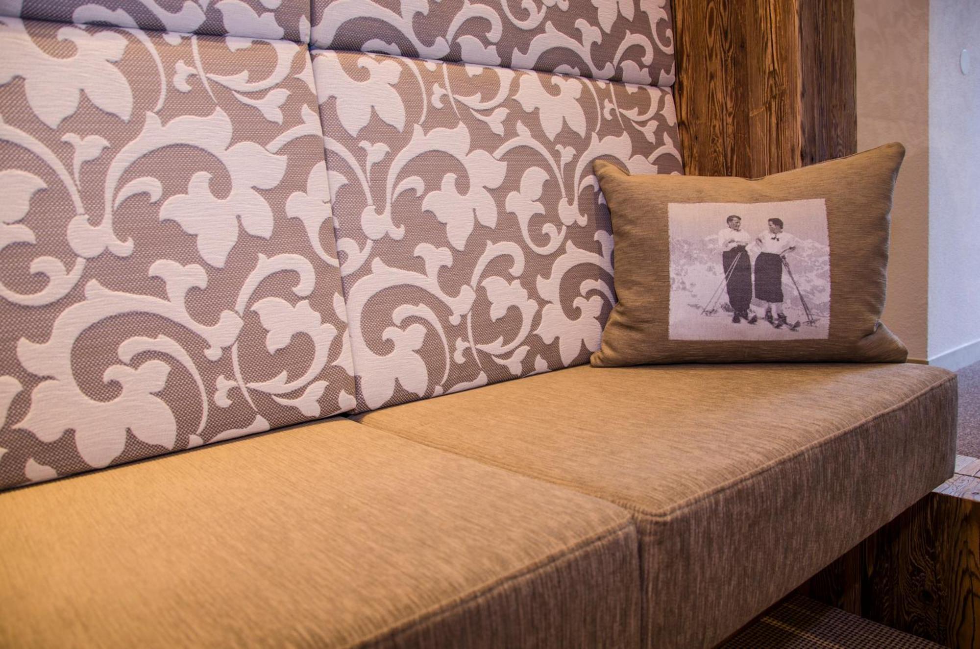 Hotel Garni Mirabell Ишгъл Екстериор снимка