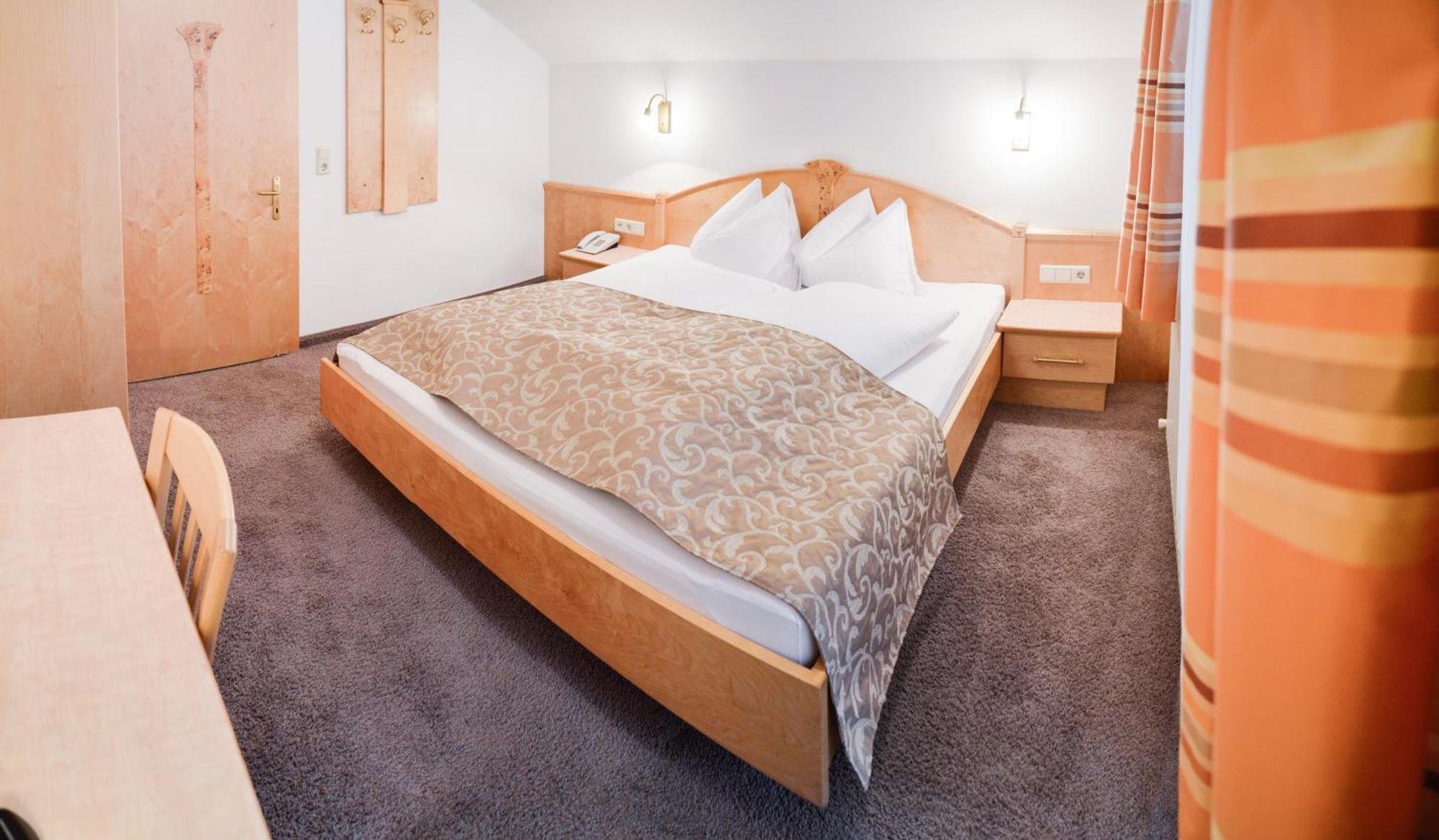 Hotel Garni Mirabell Ишгъл Стая снимка