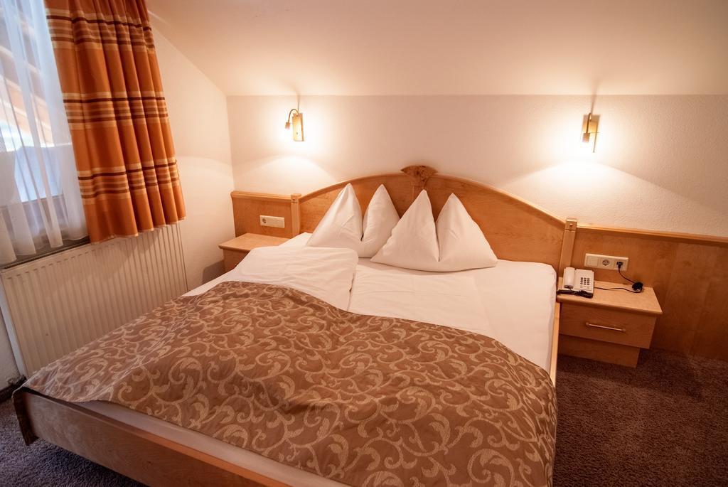 Hotel Garni Mirabell Ишгъл Екстериор снимка