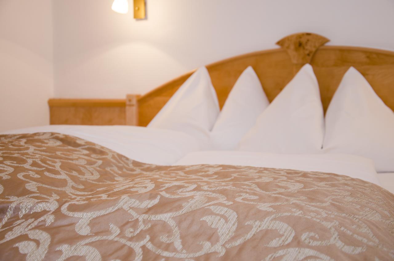 Hotel Garni Mirabell Ишгъл Екстериор снимка