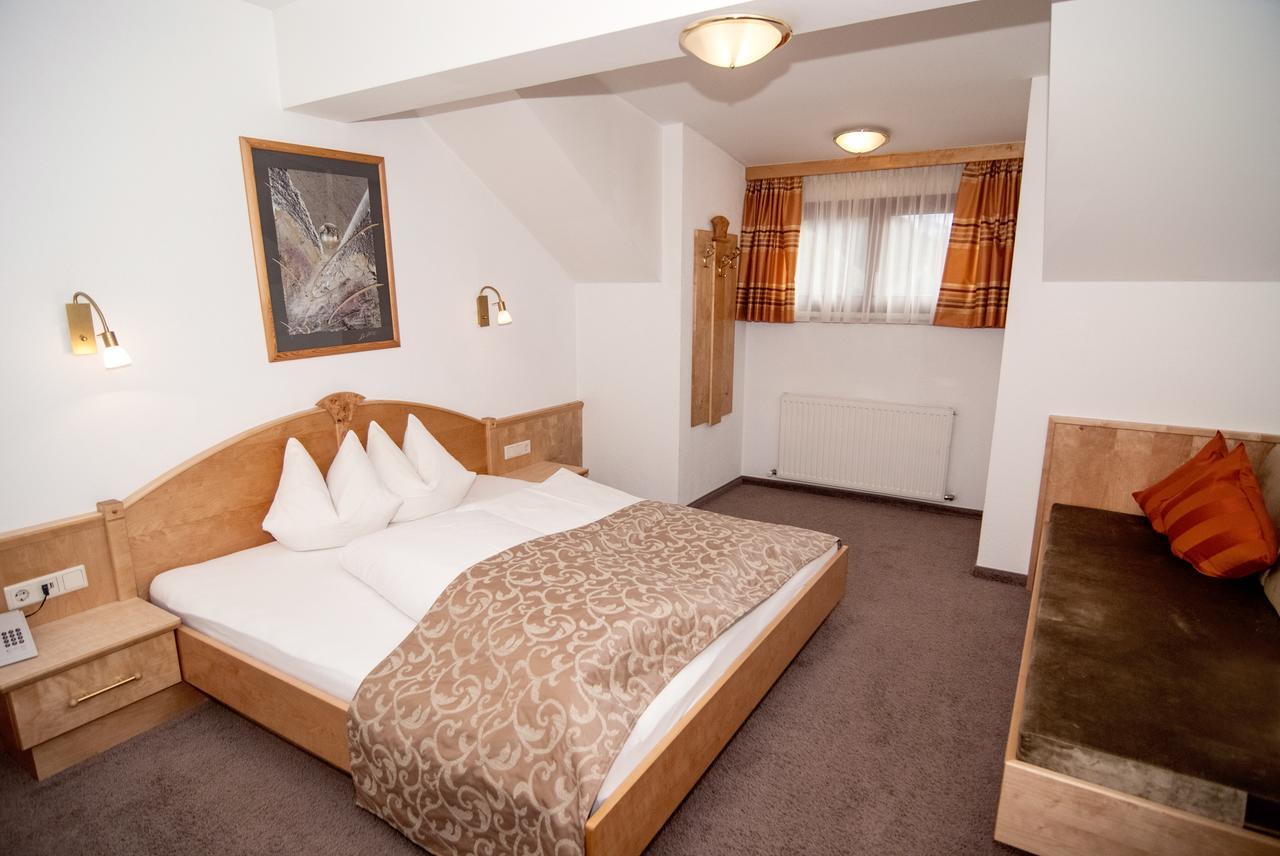 Hotel Garni Mirabell Ишгъл Екстериор снимка